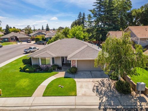 1152 Sweetbrier Pl, Manteca, CA 95336-3224