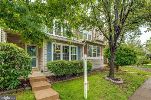 5664 Gosling Dr, Clifton, VA 20124-0928