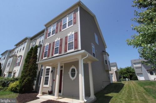 30 Davis St, Charles Town WV  25414-4478 exterior