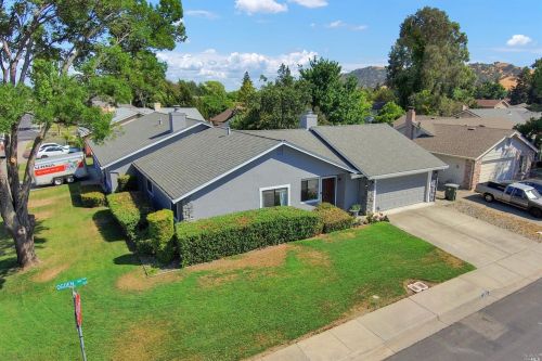 368 Bishop Dr, Vacaville, CA 95687-5443