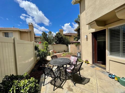 15 Salton, Irvine CA  92602-2425 exterior