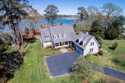 319 Poynt Landing Rd, Urbanna, VA 23175-2192