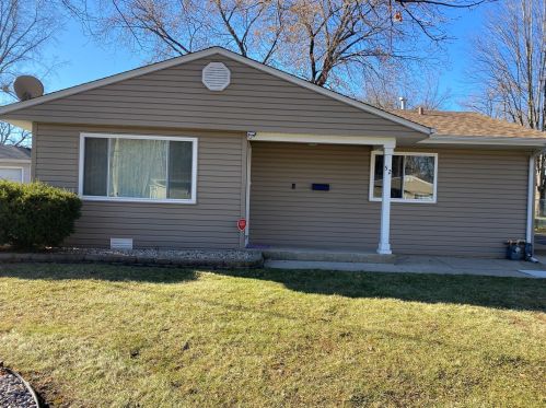 52 Sparrow Rd, Carpentersville, IL 60110-1641