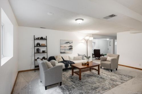 5008 Evanston St, Aurora CO 80014-3920 exterior