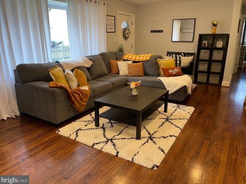 1712 Maryland Ave, Shady Side MD 20764-9750 exterior