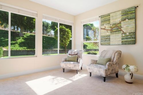 7470 Chateau Rdg Ln, Riverside CA  92506-7542 exterior