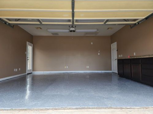2001 Garrison Ct, Conroe TX  77304-1505 exterior