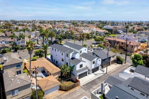 605 12th St, Huntington Beach CA  92648-4035 exterior