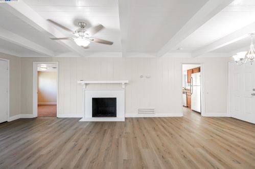 1006 Douglas Rd, Stockton, CA 95207-3611