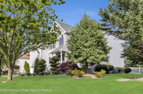 3 Meredith Way, Hazlet, NJ 07730-2476