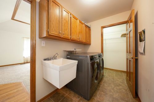 2772 Freeland Cir, Naperville IL  60564-5827 exterior