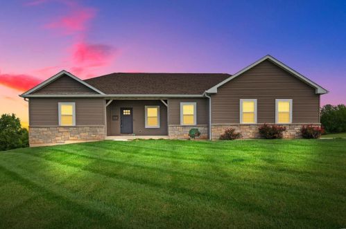 191 Falcon Pointe Dr, Corso, MO 63377-2479