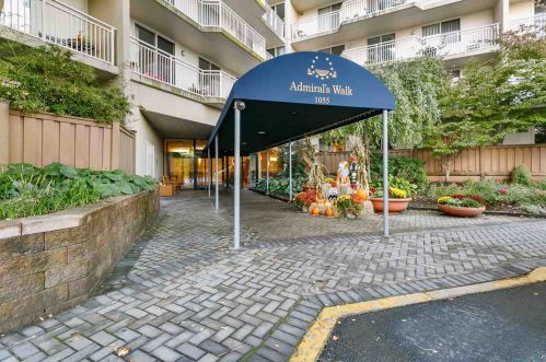 1055 River Rd, Edgewater, NJ 07020-1364