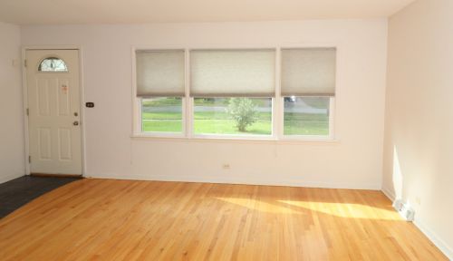 343 Rose St, Palatine, IL 60067-6853