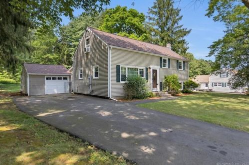 23 Trumbull Dr, Wallingford, CT 06492-2039