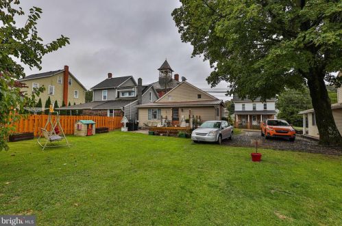 23 Central Ave, Bangor PA 18013-2221 exterior