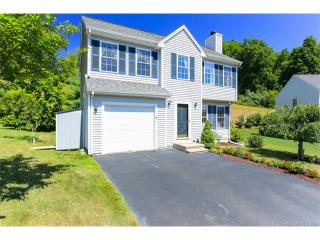 4 Foot Cir, Wallingford, CT 06492-1772