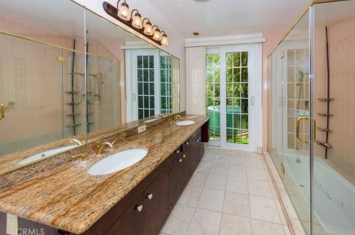 3110 Peters Cir, Glendale CA  91208-1732 exterior