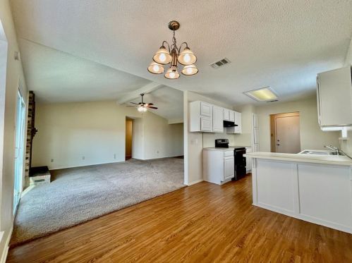 7208 Rdg Rd, Fort Worth TX  76133-7726 exterior