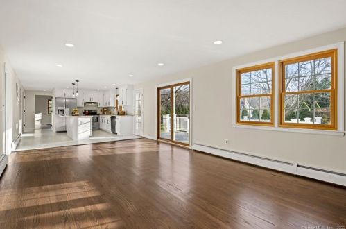 20 Summit Dr, Wapping CT  06074-3742 exterior