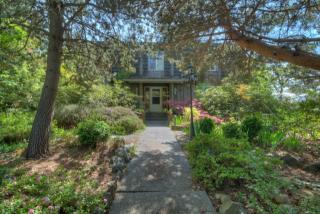 1798 Narrows Dr, Tacoma, WA 98406-1510
