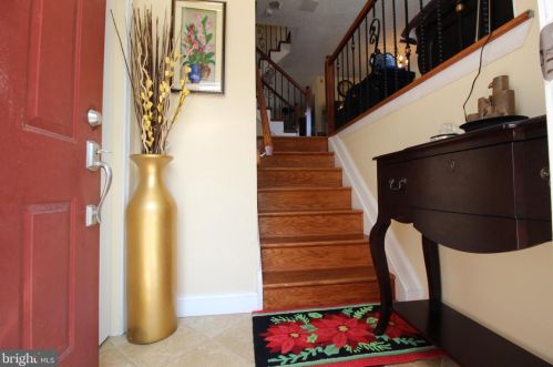 9 Halstead Pl, Princeton NJ  08540-6330 exterior