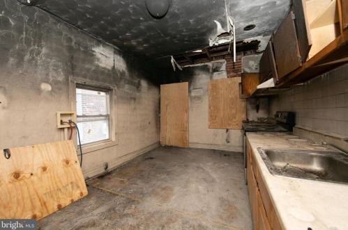 1302 Park Blvd, Camden NJ 08103-2756 exterior