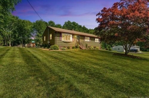 59 Twin Brook Ter, Upper Stepney, CT 06468-1810