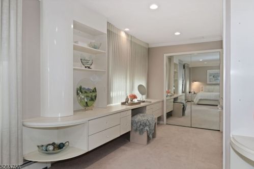 19 Trowbridge Dr, Dover NJ  07869-4519 exterior
