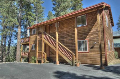 12686 Zurich Pl, Truckee CA  96161-6038 exterior