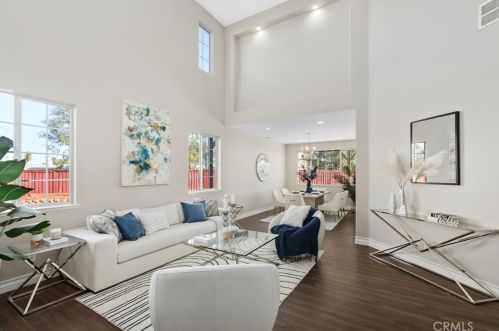 8974 Oakridge Ct, Riverside CA  92508-3095 exterior