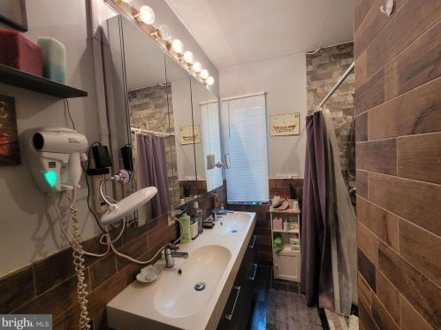 1228 27 St, Philadelphia PA 19121-4640 exterior