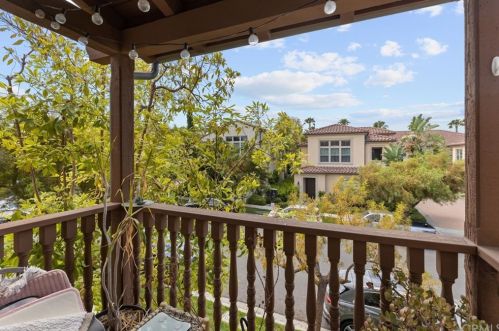 61 Nature, Irvine CA  92620-3827 exterior