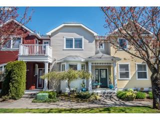 1340 Market Dr, Interlachen, OR 97024-3792