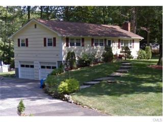 25 Chamberlain Dr, Huntington, CT 06484-2647