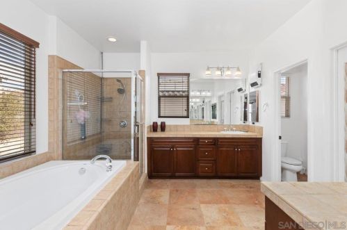 1718 Picket Fence Dr, Chula Vista CA  91915-1856 exterior