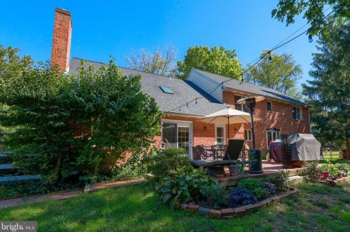 131 Bentley Ln, Lancaster PA  17603-6203 exterior