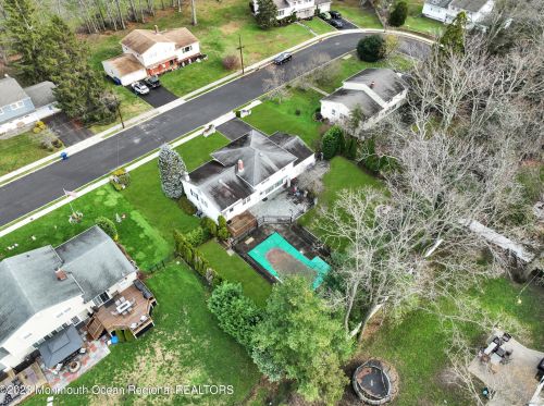 4 Judith Ct, Tinton Falls NJ  07712-4136 exterior