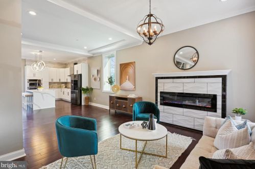 6615 Gude Ave, Silver Spring MD 20912-4827 exterior