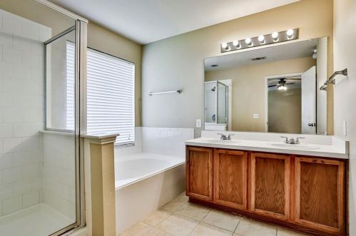 8232 Rnch Hand Trl, Fort Worth TX  76131-5365 exterior