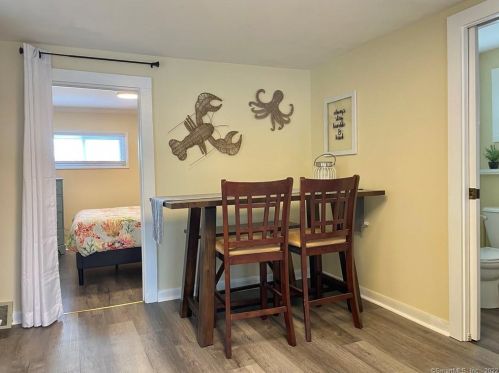 20 Beckwith St, Niantic CT  06357-3202 exterior
