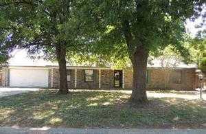 105 Bowerwood Dr, Chickasha, OK 73018-7703