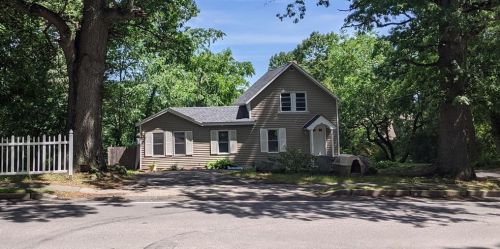 143 Cowesett Rd, Warwick, RI 02886-9118