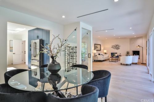 5810 Mammoth Ave, Van Nuys CA  91401-4419 exterior