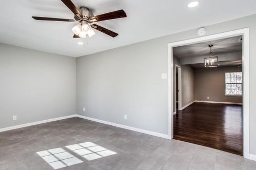 2824 Carlson Dr, Dallas TX  75235-7524 exterior