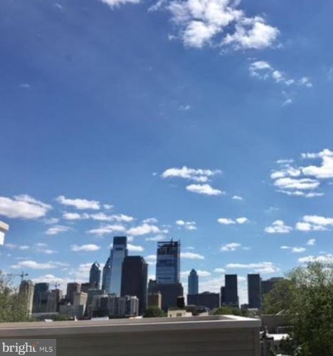 715 19 St, Philadelphia PA 19130-2030 exterior