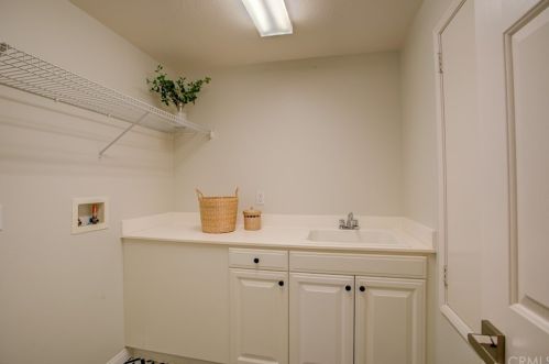 324 Quail Rdg, Irvine CA  92603-4240 exterior