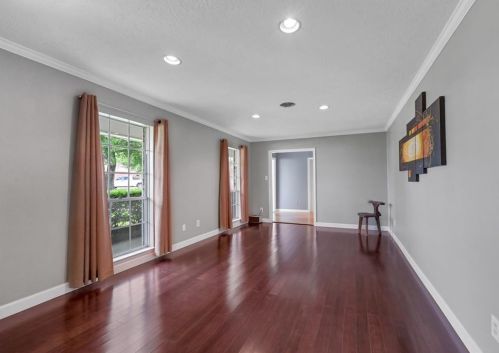 19 Bay Harbor Dr, Morgans Point TX  77571-6631 exterior