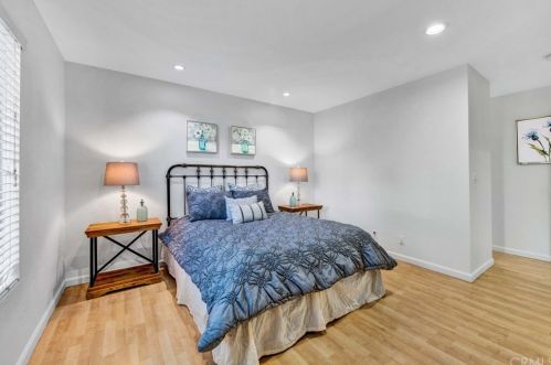 279 Streamwood, Irvine CA  92620-1944 exterior