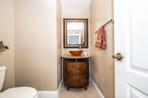 1098 Rexford Ln, Anaheim CA  92808-2333 exterior